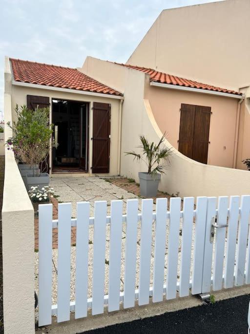 Charmante Maison - Port Et Plage A Pied La Chaume المظهر الخارجي الصورة